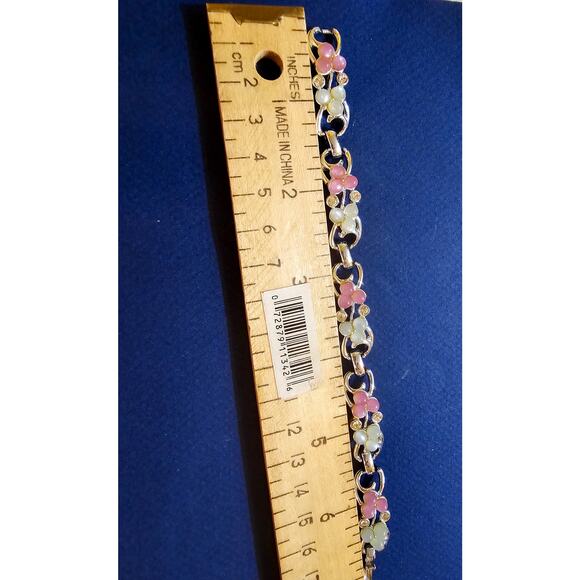 Pretty pink and pearl cabochon bracelet silver toned - Picture 6 of 6